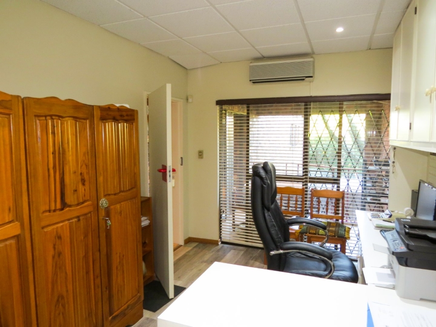 4 Bedroom Property for Sale in Heuwelsig Free State